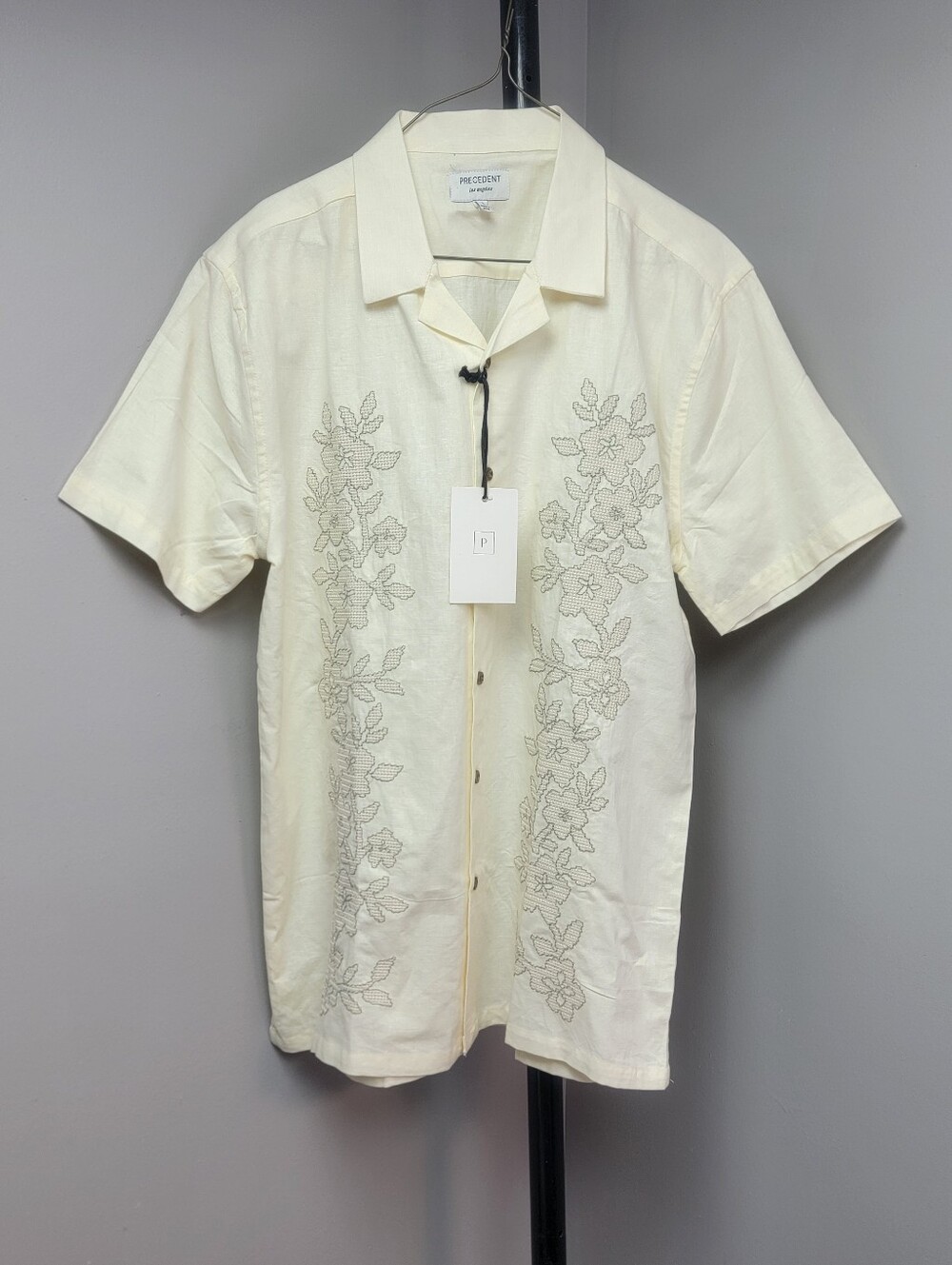 Precedent Mens L Cream Floral Embroidered Short-Sleeve ButtonUp Shirt Top Summer